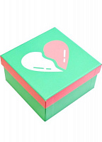 Коробка подарункова квадратна половинки серця 10,5х10,5х6 см