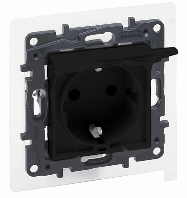 Розетка влагозащищенная с заземлением Legrand NILOE STEP 863523 IP44 черный