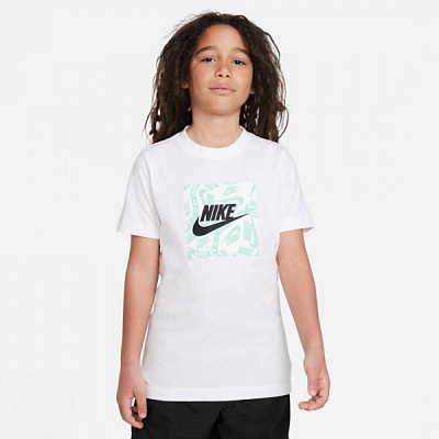 Футболка Nike K NSW TEE CLUB SESONAL HBR GFX FD3929-100 р.L белый