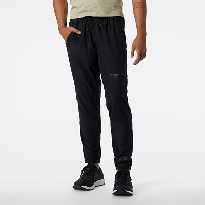 Брюки New Balance R.W. TECH LIGHTWEIGHT WOVEN MP21049BK р. M черный