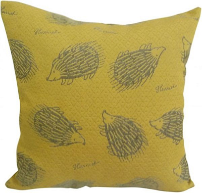 Подушка декоративная Ежики 45x45 см желтый с рисунком Анна 