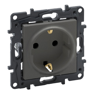 Розетка силова із заземленням Legrand NILOE STEP 863421 IP20 сталь
