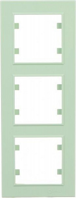 Рамка трехместная Makel Karea вертикальная светло-зеленый