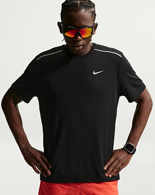 Футболка Nike M NK DF UV MILER SS IF2082-010 р.M чорний
