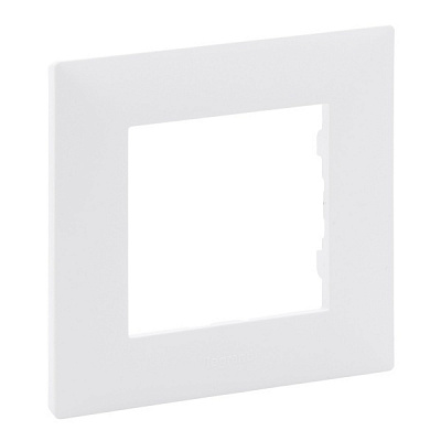 Рамка Legrand Niloe Step 863191 универсальная белый