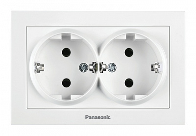 Розетка подвійна побутова із заземленням Panasonic Karre Plus 55 IP20 білий WDTC92052WH-UA1