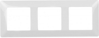 Рамка трехместная Legrand Life универсальная белый 754003