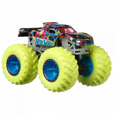 Машинка Hot Wheels Базовая внедорожник 1:64 серии Светящиеся в темноте Monster Trucks (в асс.) HCB50