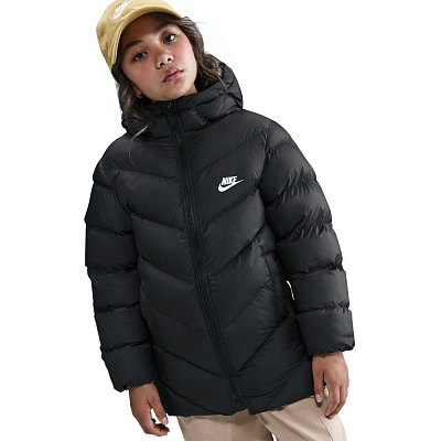 Куртка унисекс Nike Sportswear All Day Play Older Kids' Puffer Jacket р.136 черный HJ2722-010