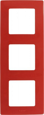 Рамка трехместная Legrand Etika универсальная красный 672533