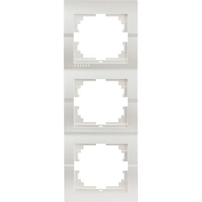 Рамка трехместная Lezard DERIY вертикальная жемчужно-белый 702-3000-153