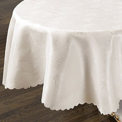Скатерть Dertsiz овальная 160x220 см кремовый Karna 