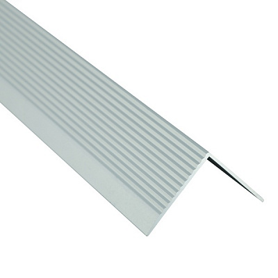 Порожек алюминиевый лестничный 30 х 30 мм Braz Line рифленый без отверстий 900 мм серебро 