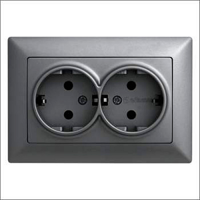 Розетка двойная с заземлением Gunsan Visage IP20 темно-серый металлик VS 28 17 150