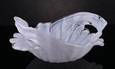 Ваза стеклянная белая Abbraccio 33x16 см Antonio Tammaro