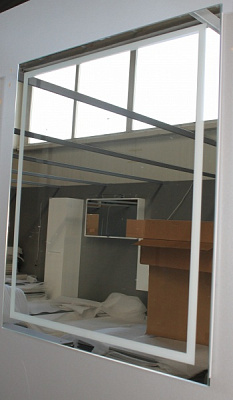 Дзеркало з вбудованим підсвічуванням ЮВЕНТА Arizona-70 Квадрат