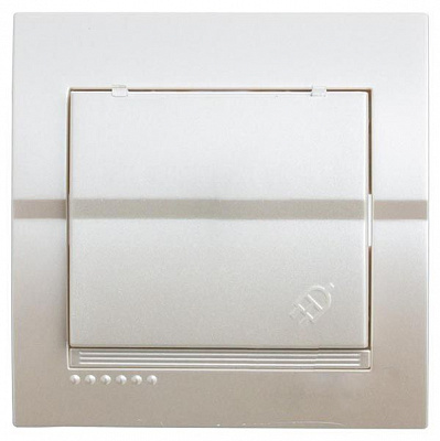 Розетка с заземлением Lezard Deriy с крышкой жемчужно-белый 702-3030-123В