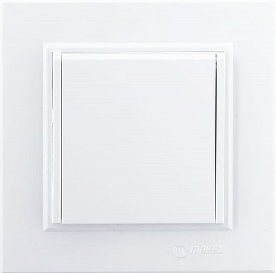 Розетка с заземлением Makel Karea без шторок с крышкой белый