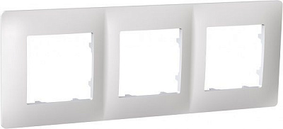 Рамка трехместная Plank Electrotechnic Classic универсальная белый PLK1030031